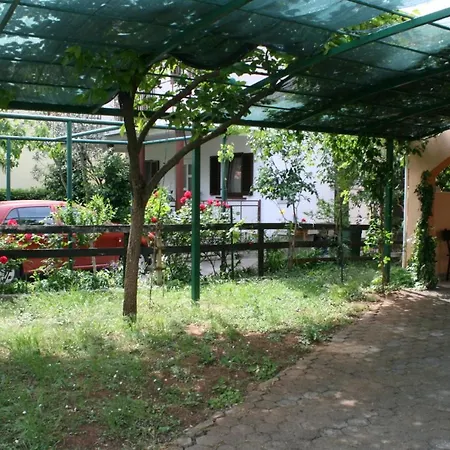 Apartment With A Parking Space - 6444 Vodice